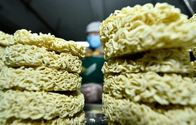 火速下架！又有热销泡面出事了！华人最爱买！NZ超市价格即将回落？最新预测发布了……