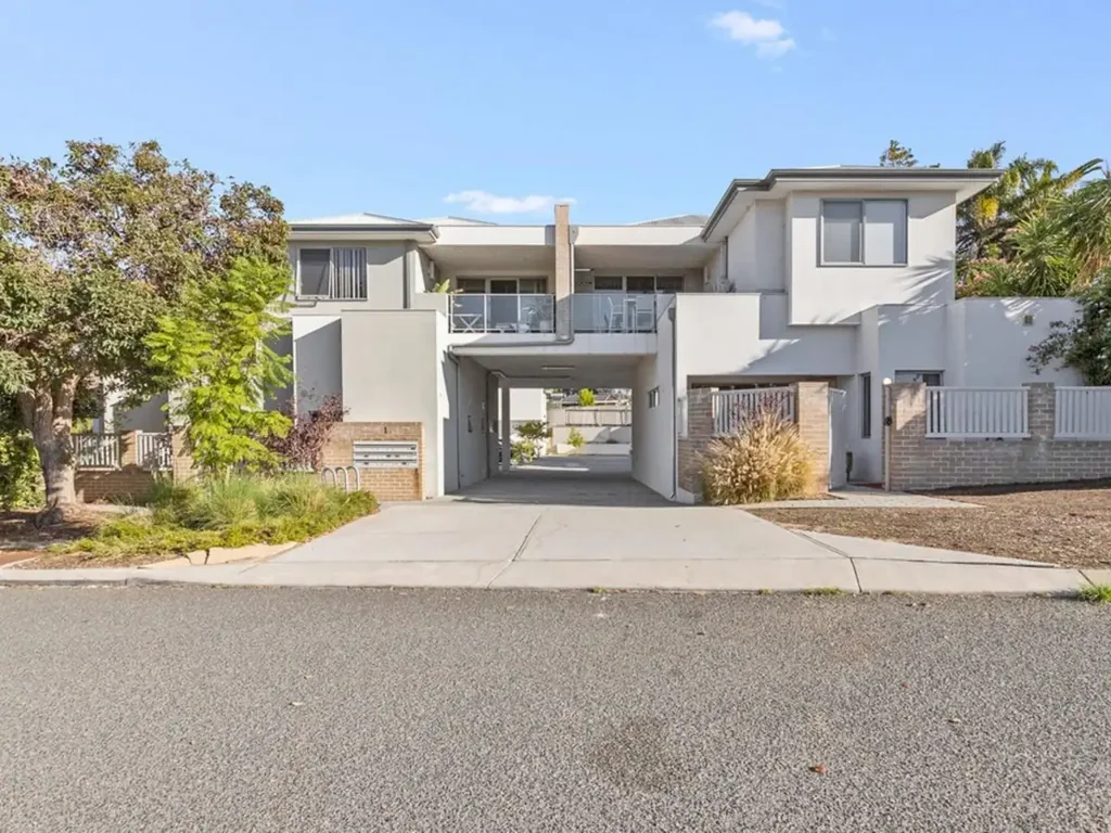 Ground floor apartment - ideal location