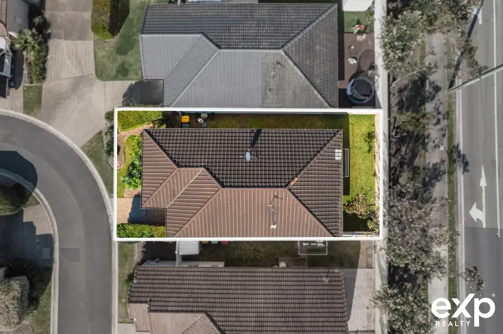 Helensvale 3ਬੈੱਡਰੂਮ Elegant, Free-Standing Townhouse | House-Like Living in Prime Helensvale