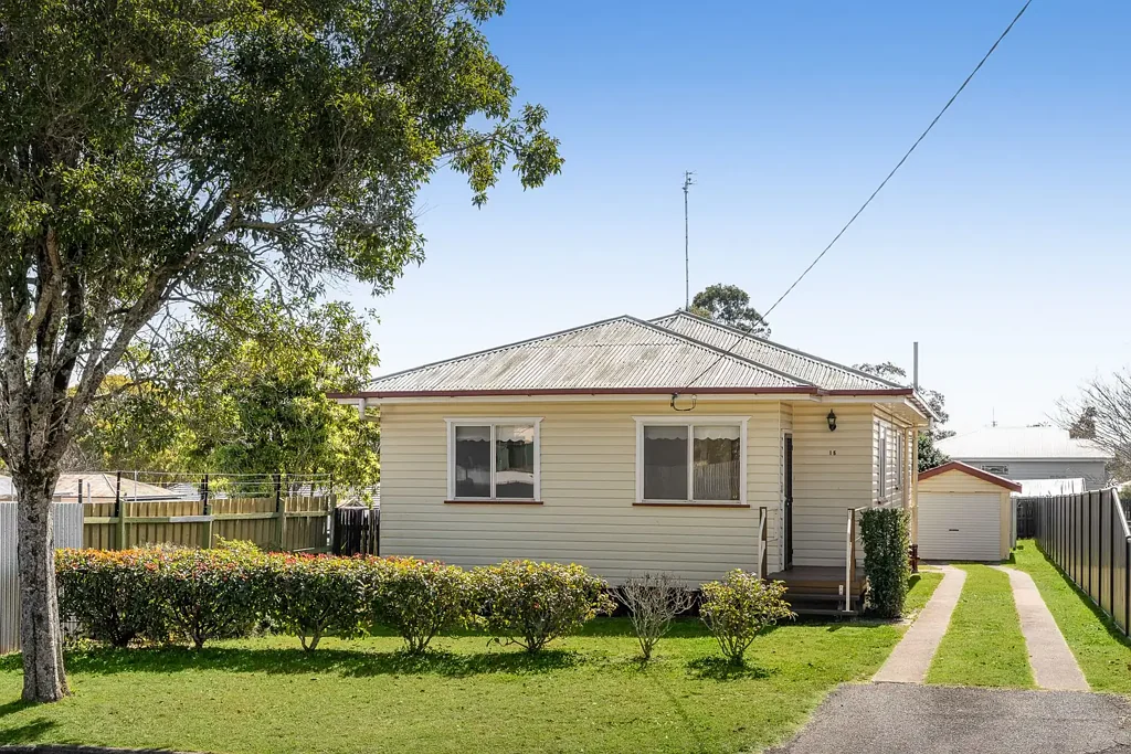 South Toowoomba 3房 597m²宽敞地块 新粉刷明亮室内 保养佳随时入住 便捷位置近学校店铺 Neat, Tidy & Full of Potential