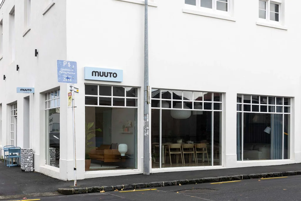 Newmarket Prime corner site – Newmarket showroom