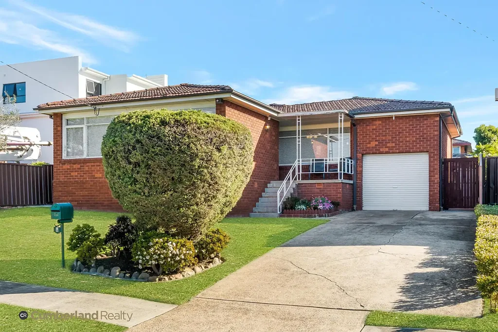 Greystanes 4 Slaapkamer Elevated Family Living with Parkside Serenity & Skyline Views