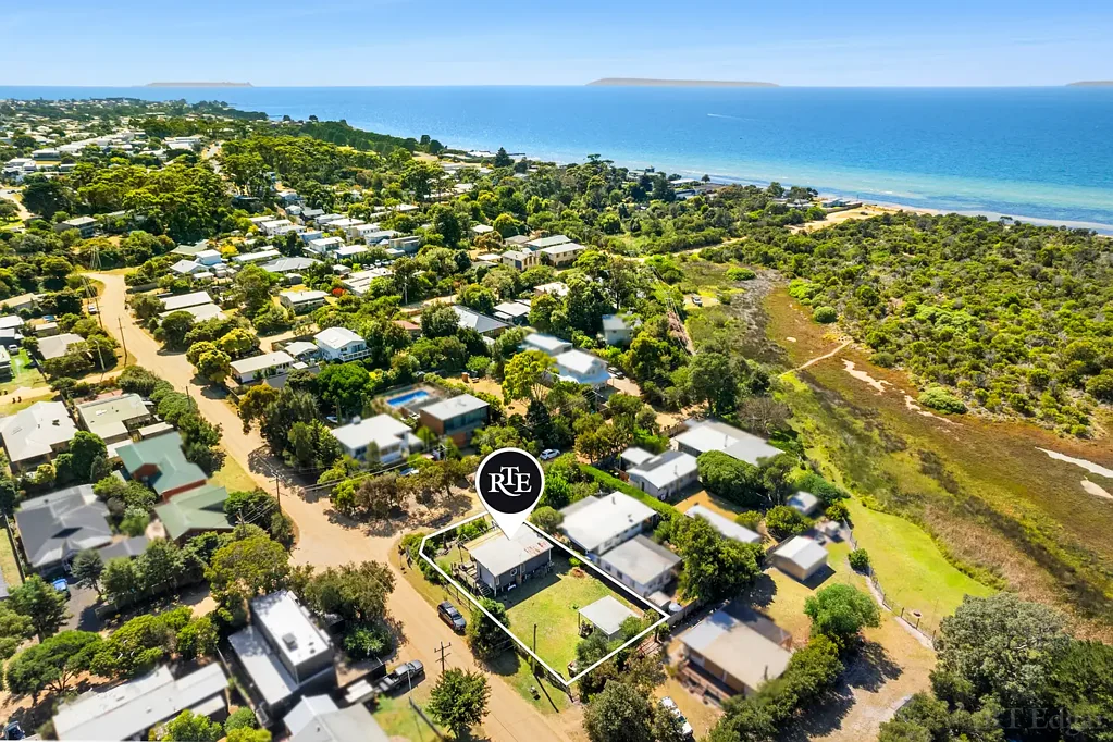 9 Swan Parade, St Leonards, VIC 3223