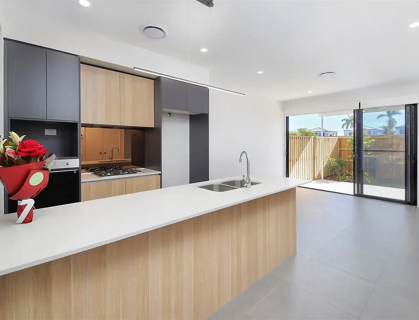 84/1 Lake Serenity Blvd, Helensvale, Gold Coast, 4 ห้องนอน, 2 ห้องน้ำ, Townhouse