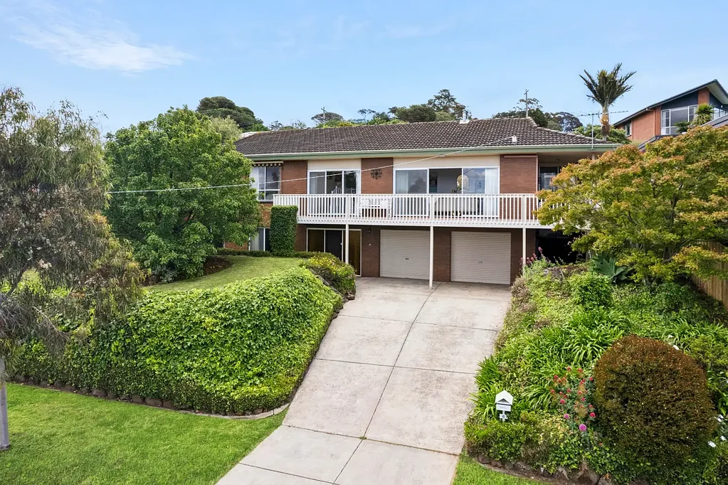 6 Culzean Crescent, Highton, VIC 3216