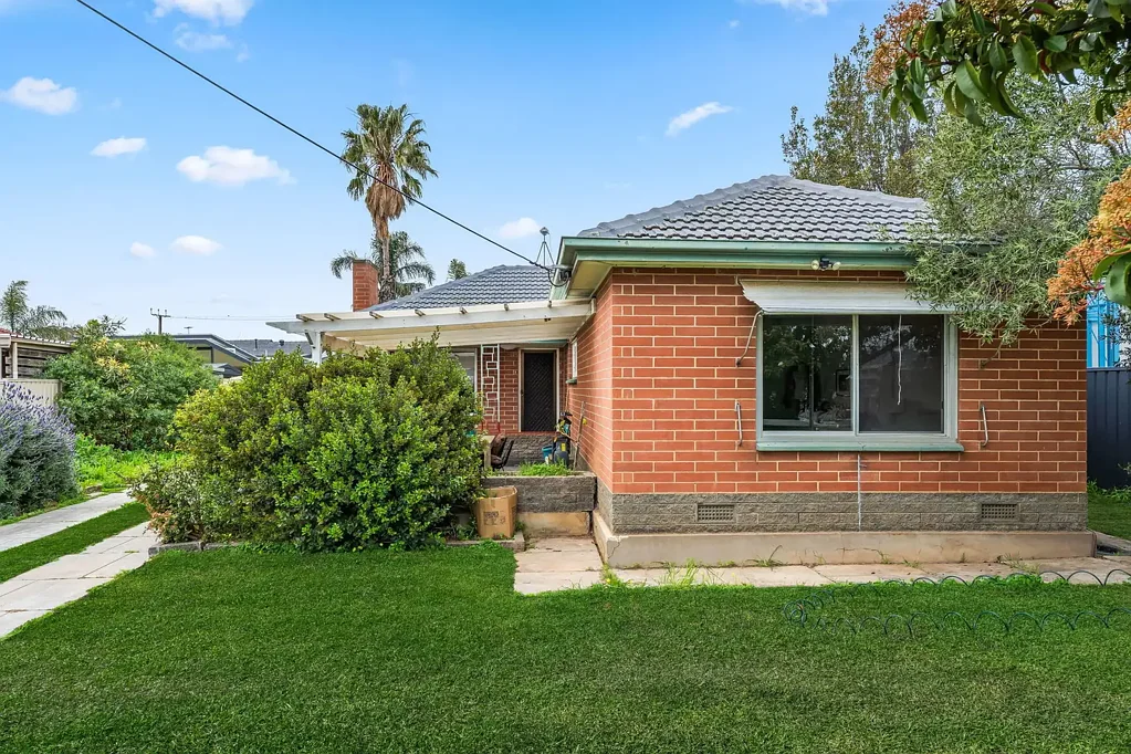 Mitchell Park 3ਬੈੱਡਰੂਮ Conveniently Located with Room to Grow.