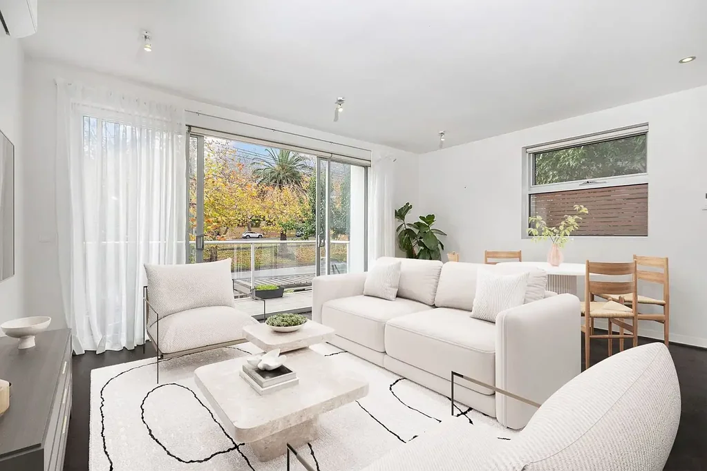 Stylish First-Floor Boutique Apartment in Prime Lifestyle Location