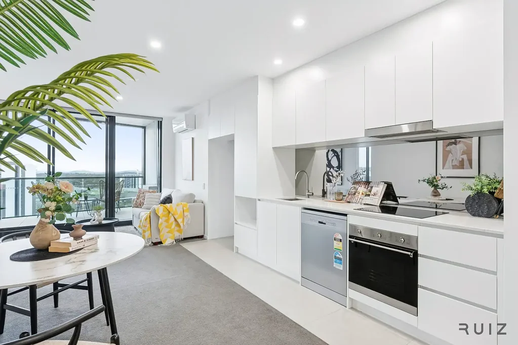 Belconnen 1房  Elevated Living in the Heart of Belconnen – Modern Apartment with Views, Light & Lifestyle Convenience