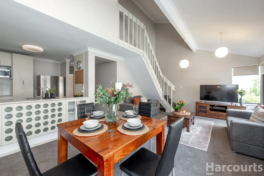 East Perth 3Phòng ngủ Easy East End Living!