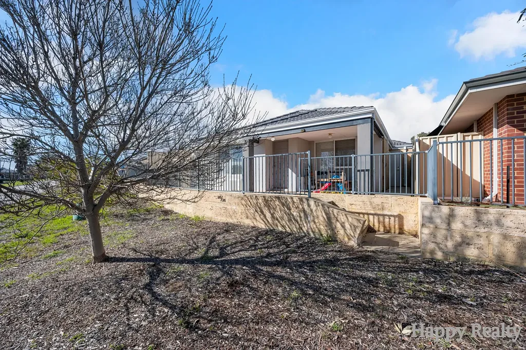 Success 3房  Street-Front Home in Prime Location - Move-In Ready!