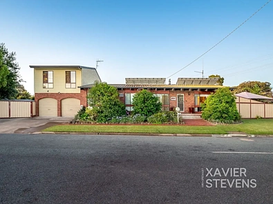 Shepparton 4 Slaapkamer The Brief: Family Space, Poolside Living and Side Access in North Shepparton