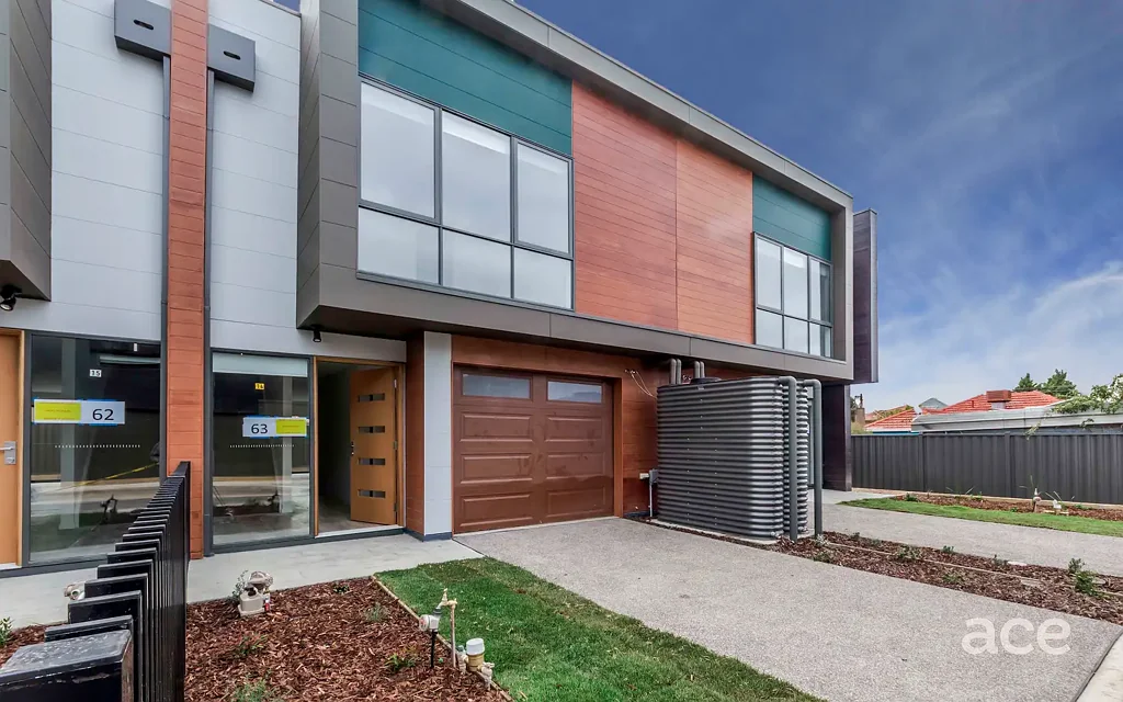 STYLISH, SPACIOUS AND IMMACULATE!