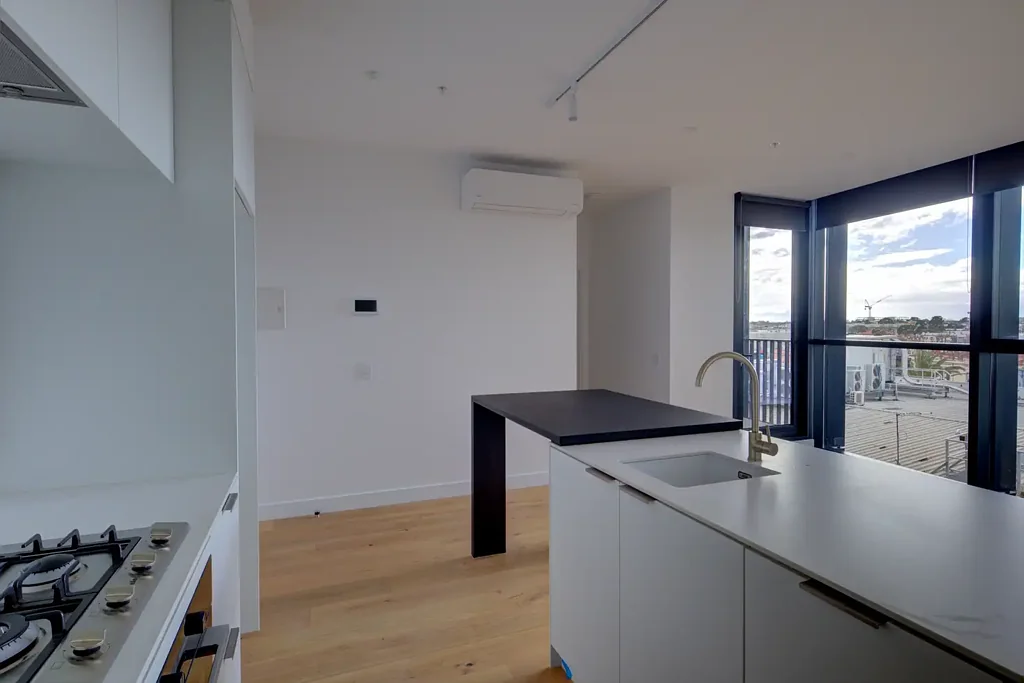 Modern One-Bedroom Apartment with Five-Star Facilities