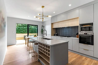 261B Glenfield Road, Hillcrest, North Shore City