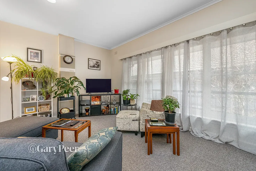Brighton East 2房 Dendy街北端 时尚两卧公寓 Bayside生活便利 浴箱近邻 绿意主卧 舒适实用 低维护社区 Stylish entry into bayside living