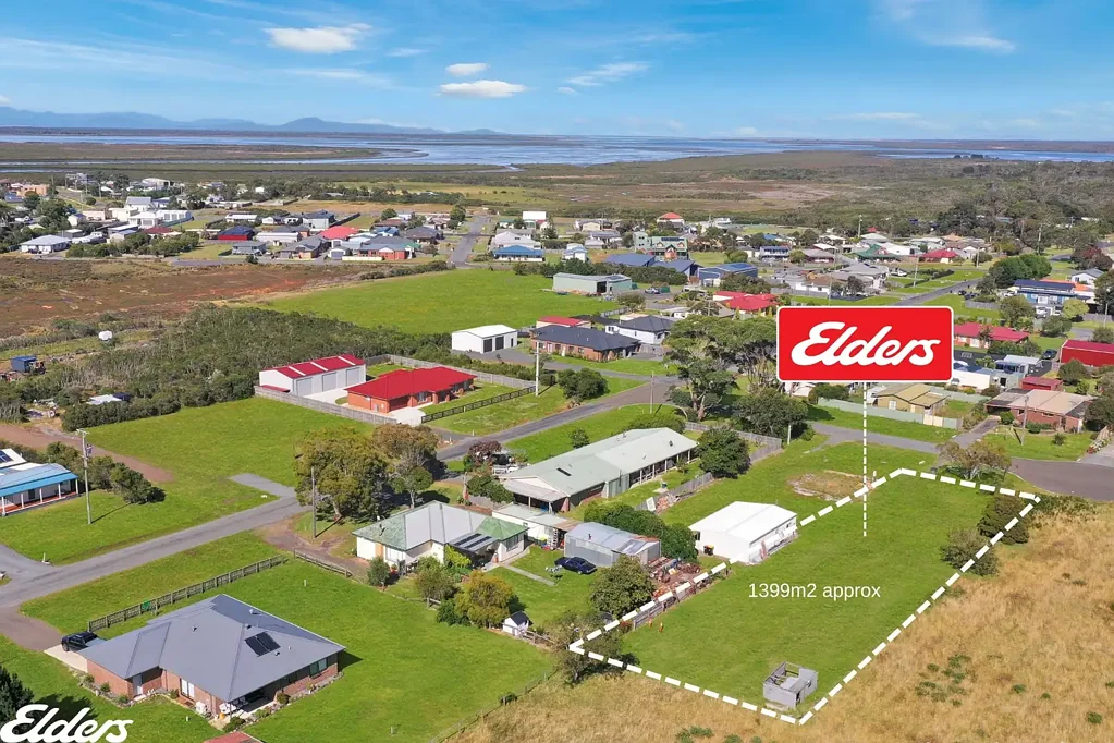 Port Albert CAST A LINE, CRUISE THE ESTUARY, CALL THIS BLOCK HOME!