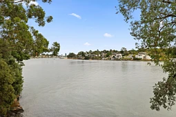 2/9 Bortfield Drive, Chiswick