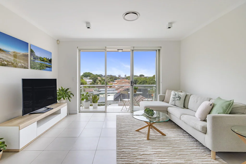Kingsford 2غرفة نوم Sunlit North-Facing Top Floor Apartment with City Views and Double Parking