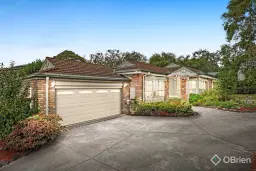 1/10 The Grove, Boronia