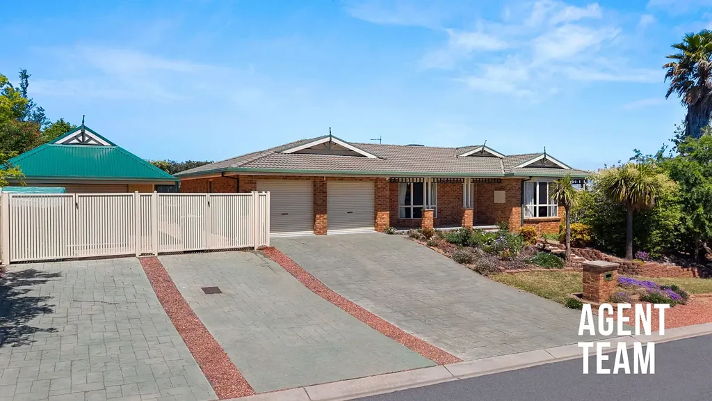2 Buckmaster Crescent, Dunlop, ACT 2615