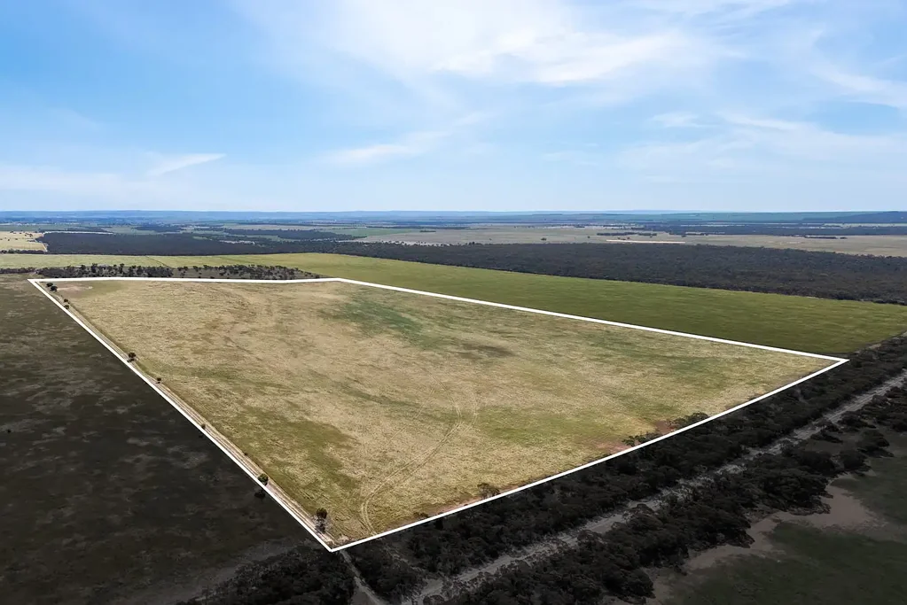 Burdett 100 Acres of Opportunity in Burdett