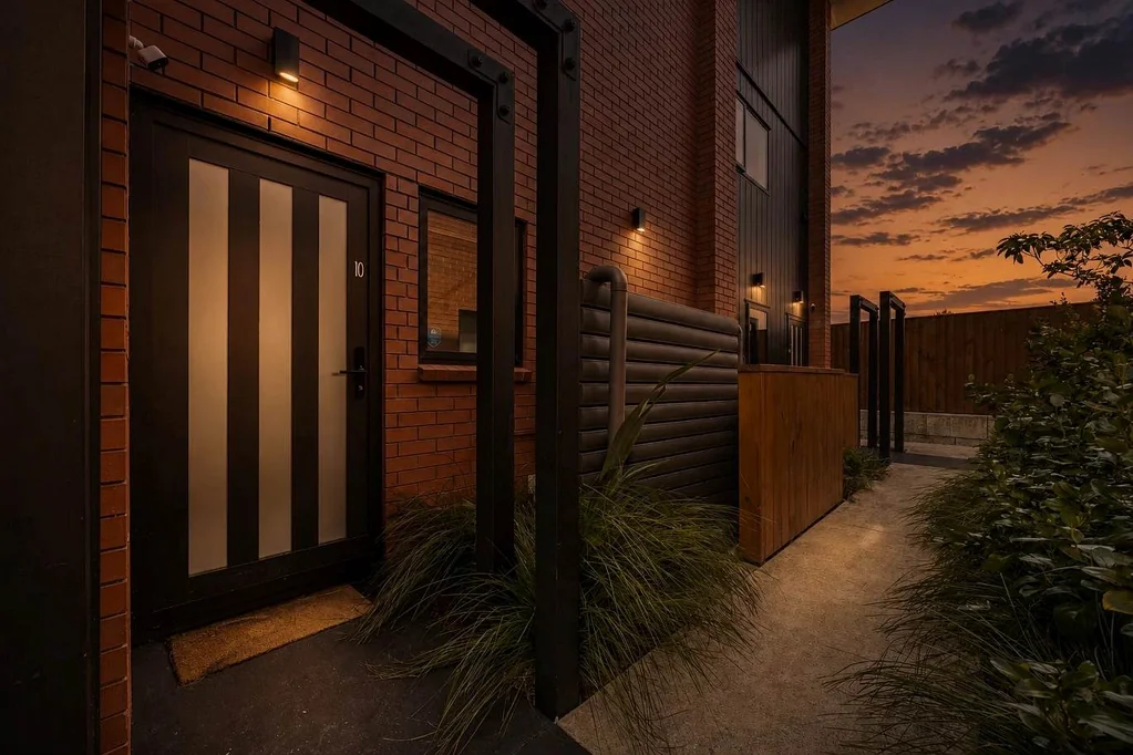 Stunning 2-Bedroom Townhouse in Te Atatu Peninsula