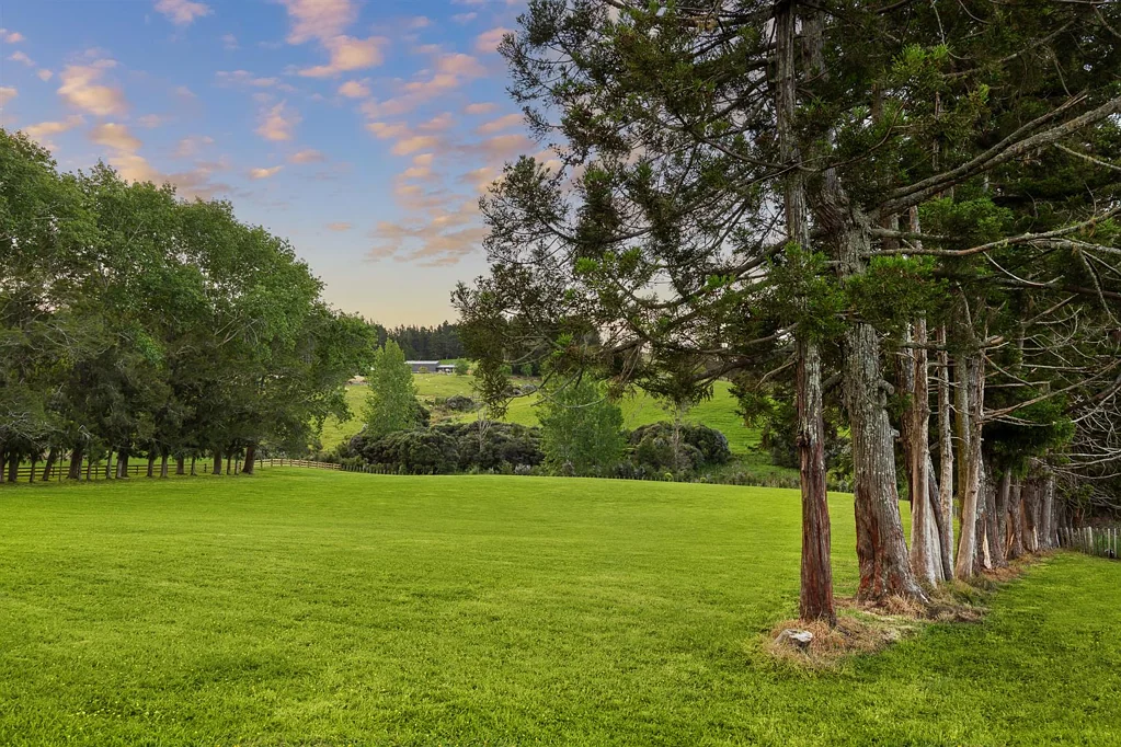 Waimauku WHISPERING TREES - Create the Dream