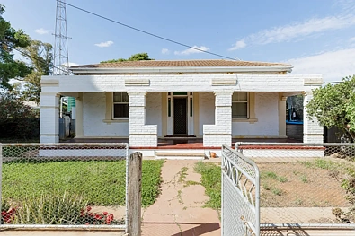 Redhill 5ਬੈੱਡਰੂਮ Renovated 5 Bedroom Home on a 2,313m² Corner Block