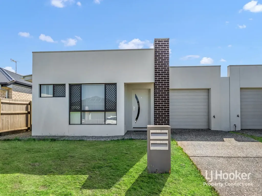 MODERN DUPLEX IN THE HEART OF GRIFFIN