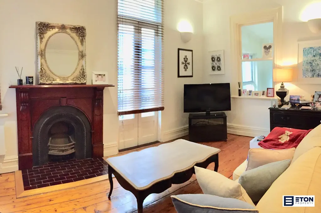 Fantastic location close to beach and cafes.