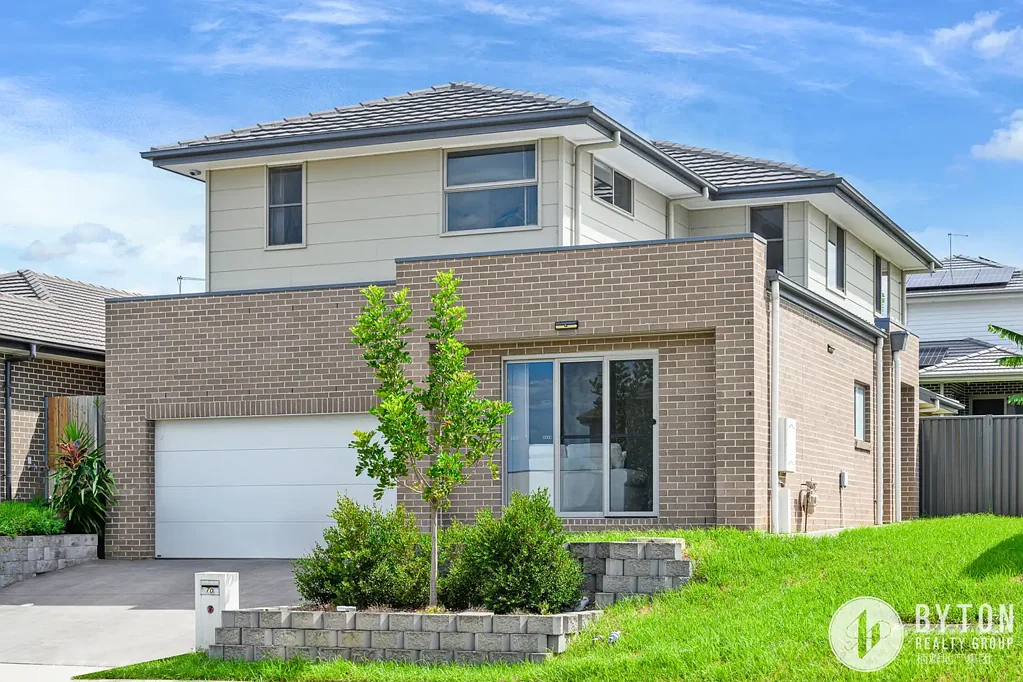 North Kellyville 4침실 Ideal Home Office Potential with Two Separate Entrances