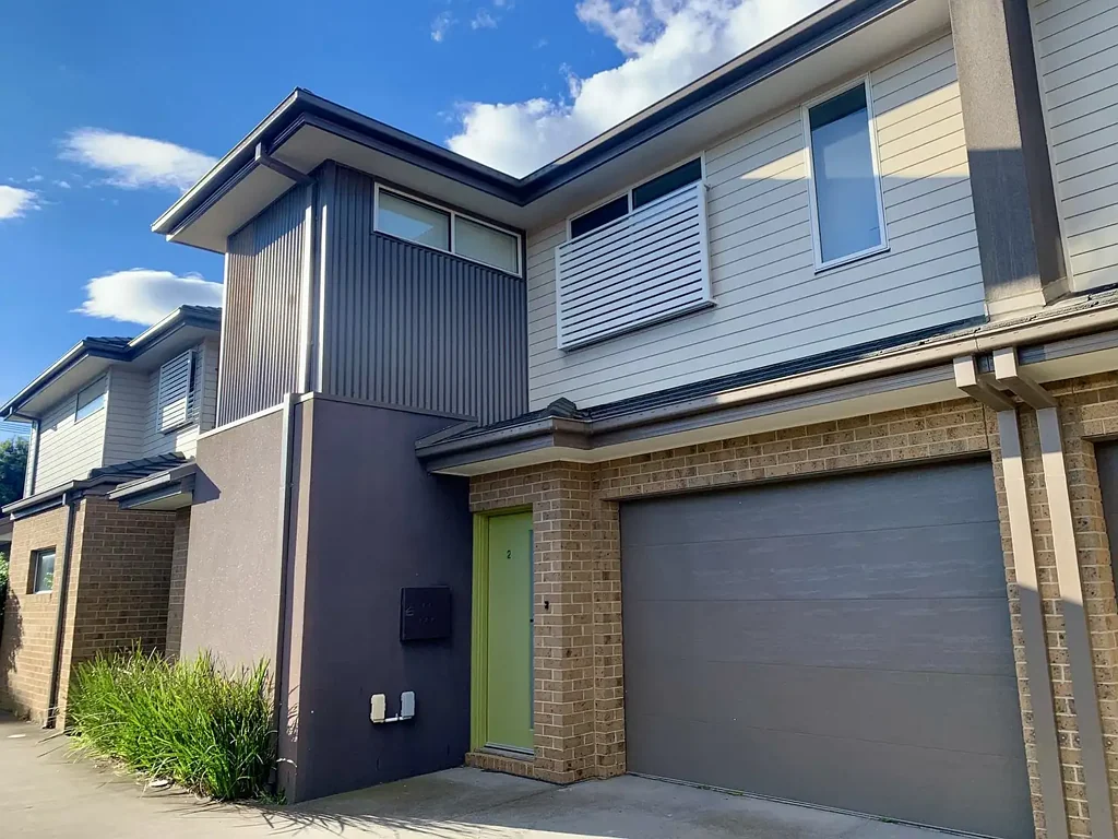 Modern 2-Bedroom Townhouse - Prime Reservoir Location