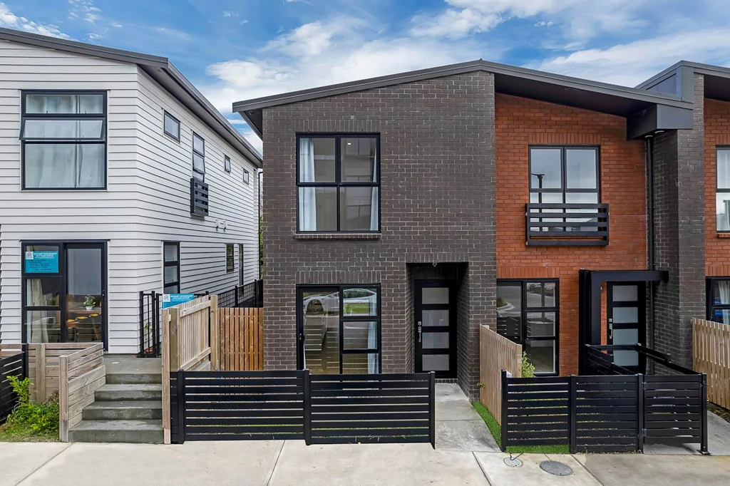 24 Rauemi Way, Te Atatu South, Waitakere City, Auckland