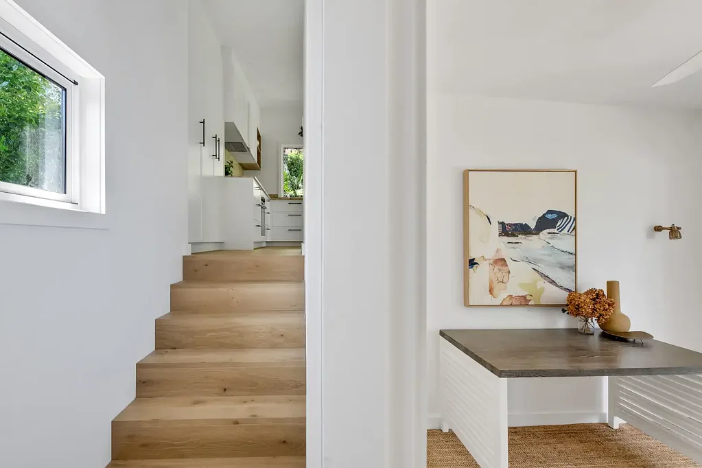 Light Filled Rear 2 Bedroom Cottage