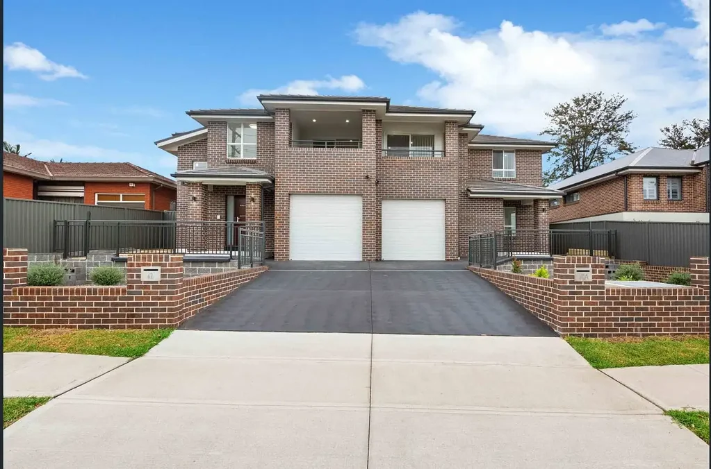 Modern 4-Bedroom Duplex in Girraween!