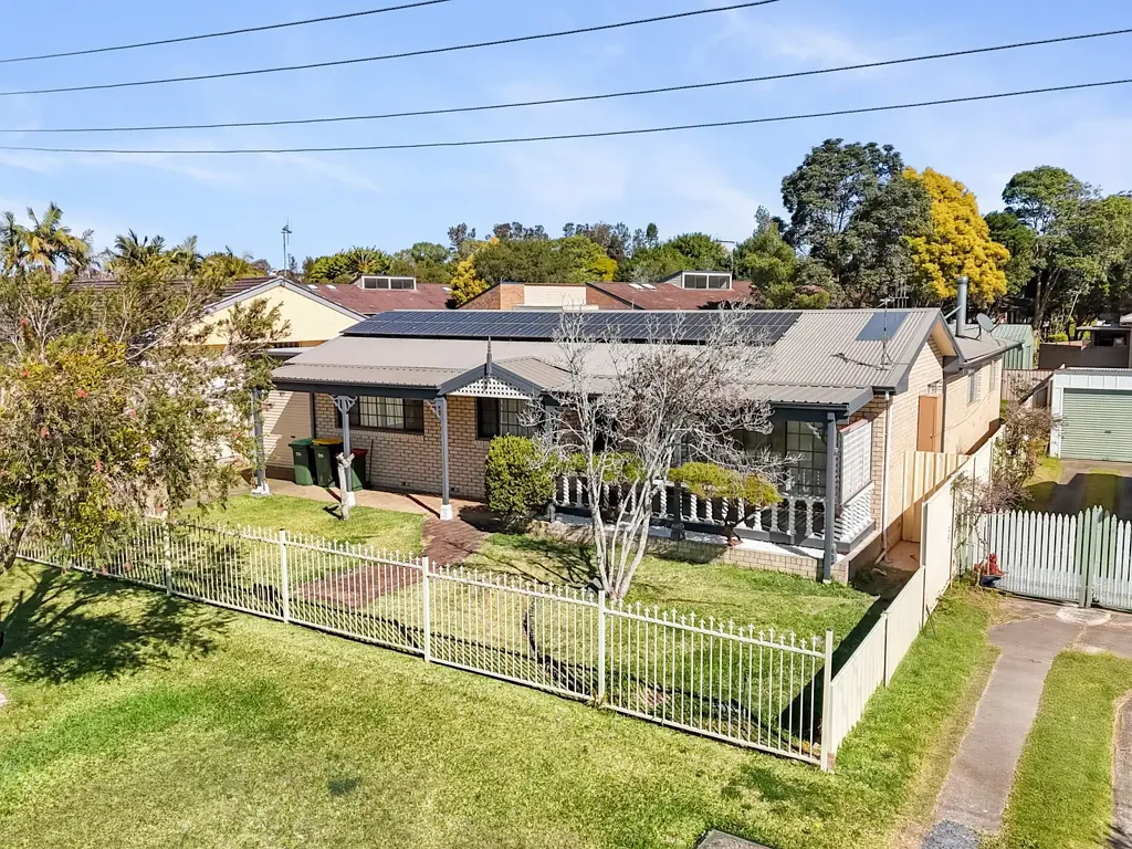 Taree 3房  More Than Meets the Eye at this Surprisingly Spacious Family Home