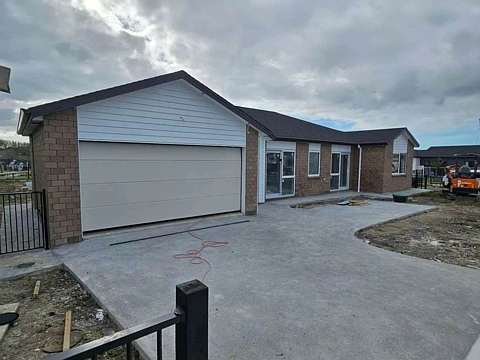 Milldale 6房  Brick House – Corner Site – Granny Flat Potential