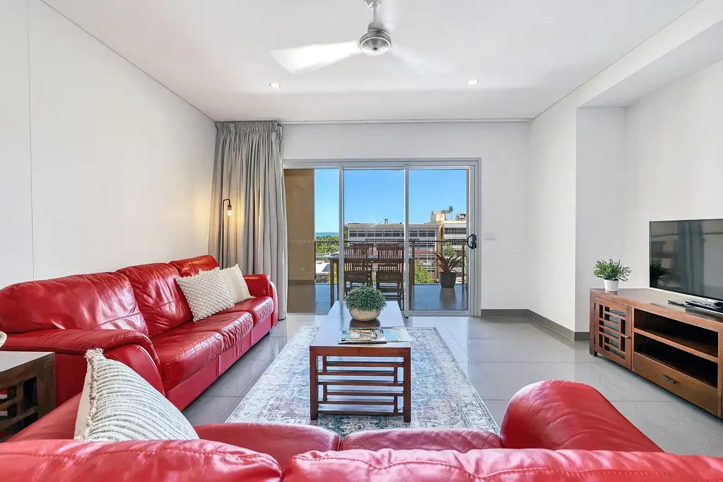 Furnished unit in the heart of the city!
