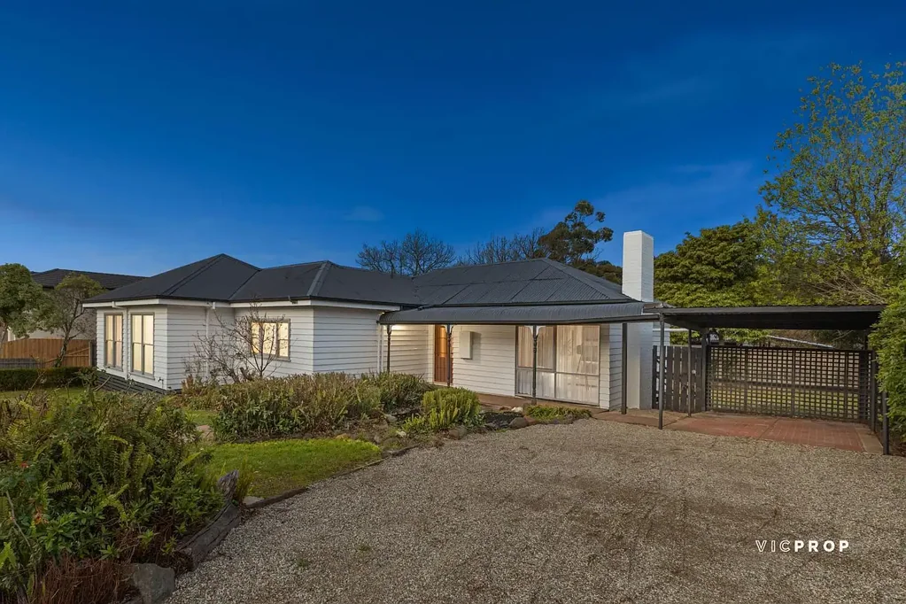 Ferntree Gully 5 Slaapkamer Charming 5 Bedroom Home on Huge Allotment