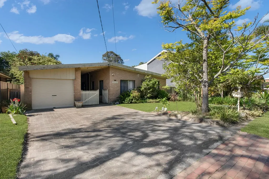 Berkeley Vale 2બેડરૂમ Welcome to the Market – Solid Home – Solid Investment – Loaded with Potential