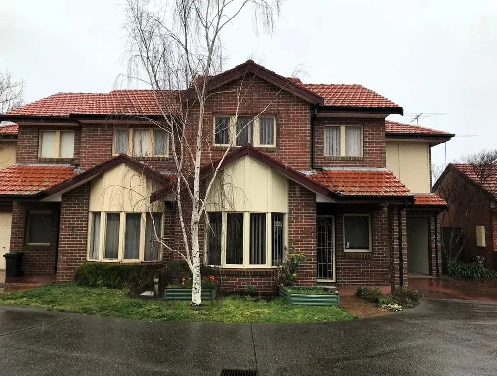 Well positioned 3 bedroom townhouse