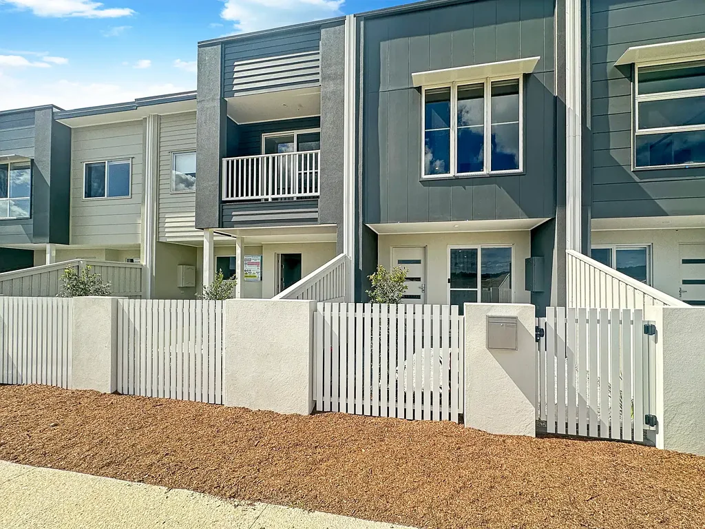 Break Lease Opportunity – Modern 2-Bedroom Terrace Home