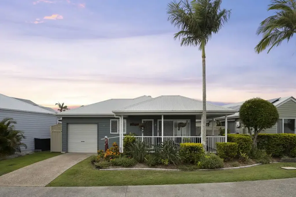 Upper Coomera 2ਬੈੱਡਰੂਮ MAIN RIVER OVER 50'S RESORT LIVING - NO EXIT FEES - NO STAMP DUTY - OWNER RETAINS 100% OF CAPITAL GAIN