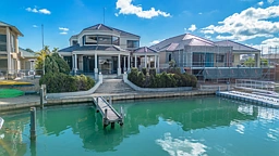 27 Cambria Island Retreat, Halls Head