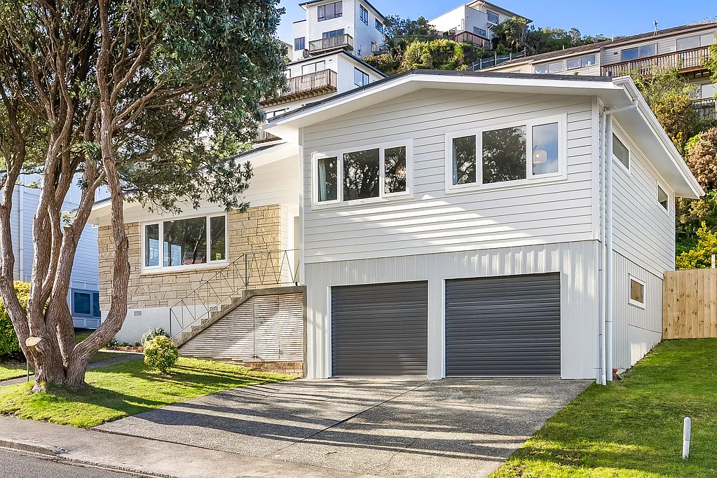 Johnsonville 3Moenga Immaculate Home - Prime Location