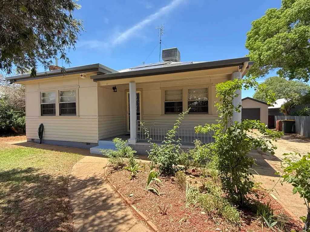 10 Carrington Street, Parkes, NSW 2870