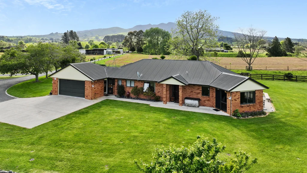Pirongia Lifestyle Block with Two Dwellings!