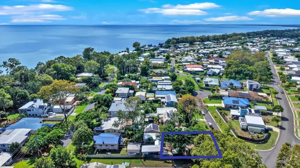 2 Mark Avenue, Toogoom, QLD 4655