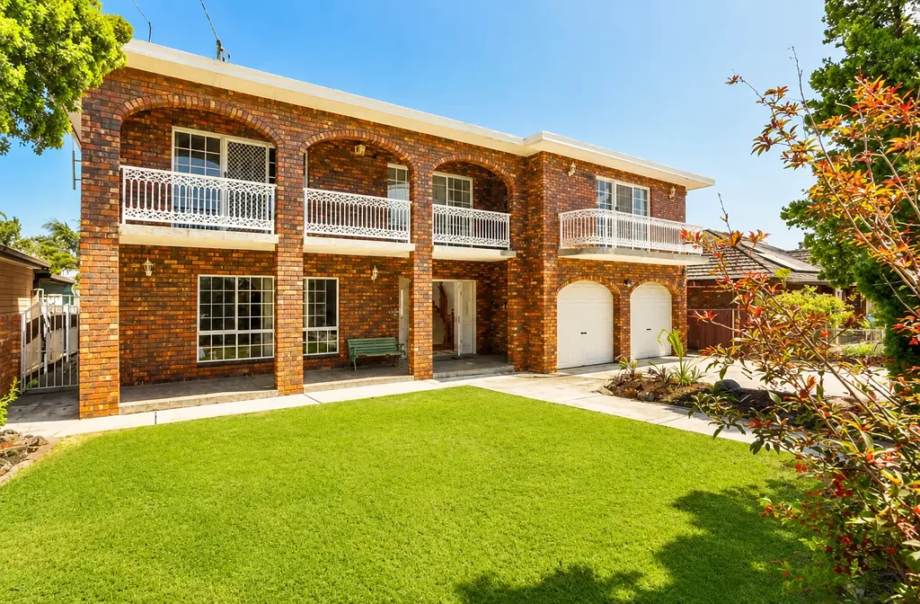 Grand Family Home with Expansive Backyard in a Prime Cul-de-Sac