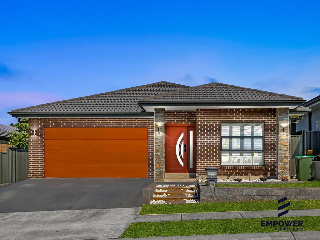 Claymore 4Zimmer 4-Bedroom Family Home in Prime location of Hillcroft Estate, Claymore